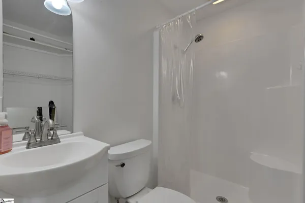 $585,000 | 558 Barnett Road, Greer, SC 29651