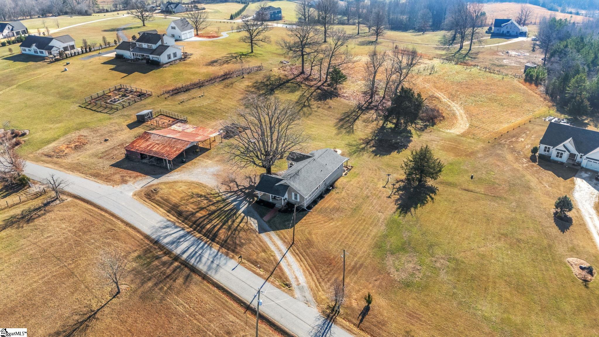 558 Barnett Road Greer, SC 29651 - Photo 34 of 42 Gallery Image 34