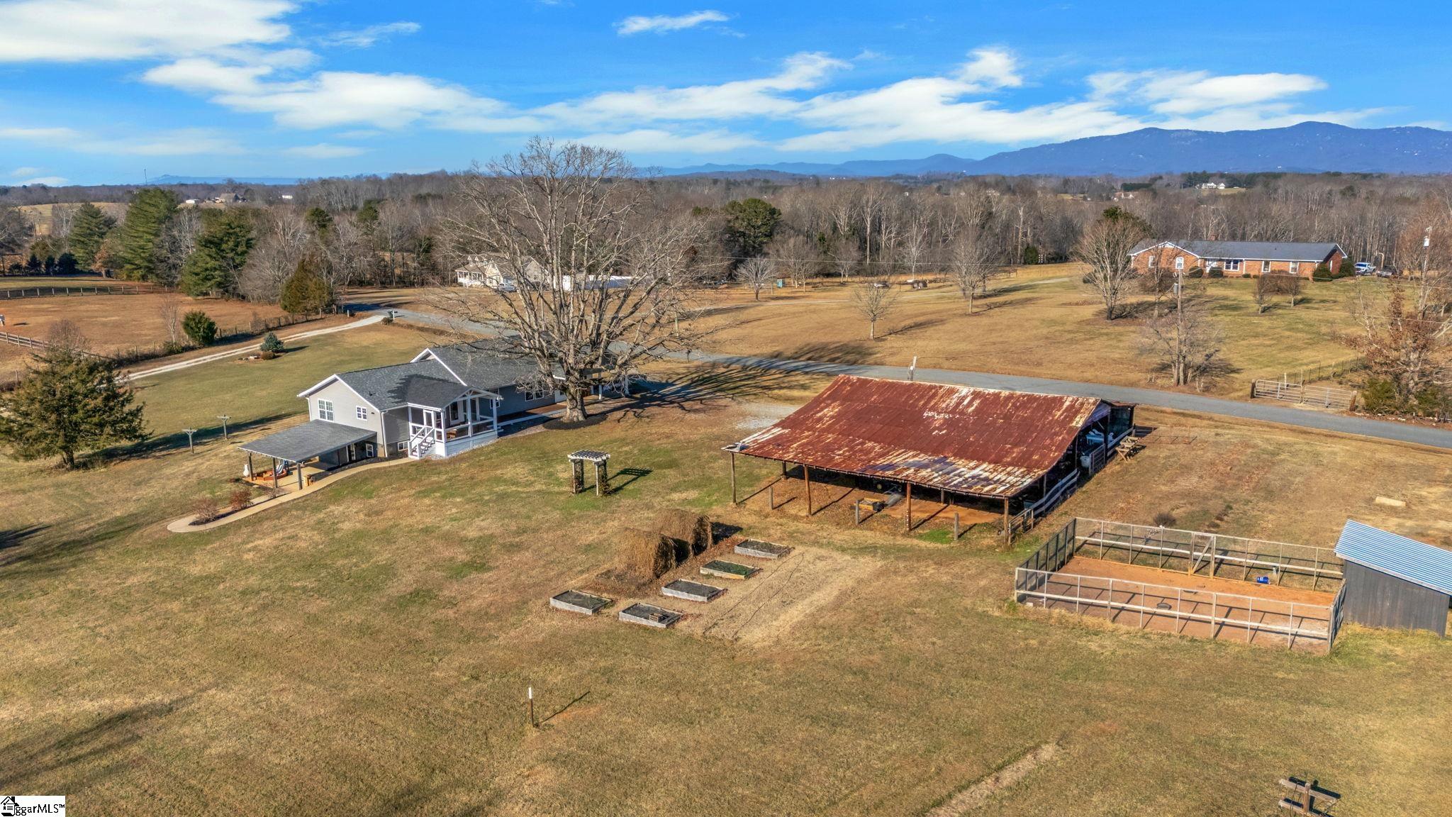 558 Barnett Road Greer, SC 29651 - Photo 35 of 42 Gallery Image 35
