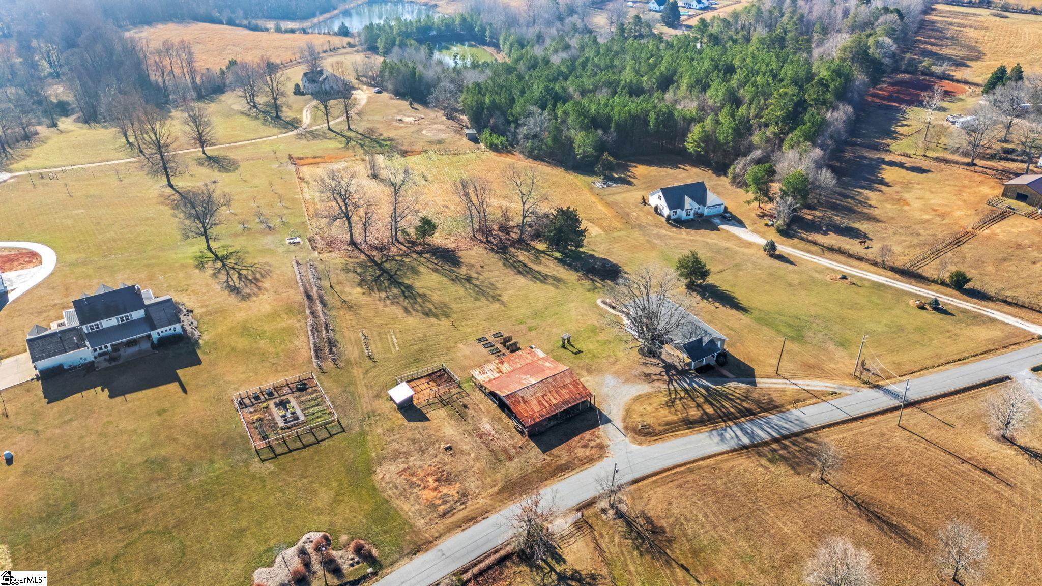 558 Barnett Road Greer, SC 29651 - Photo 39 of 42 Gallery Image 39