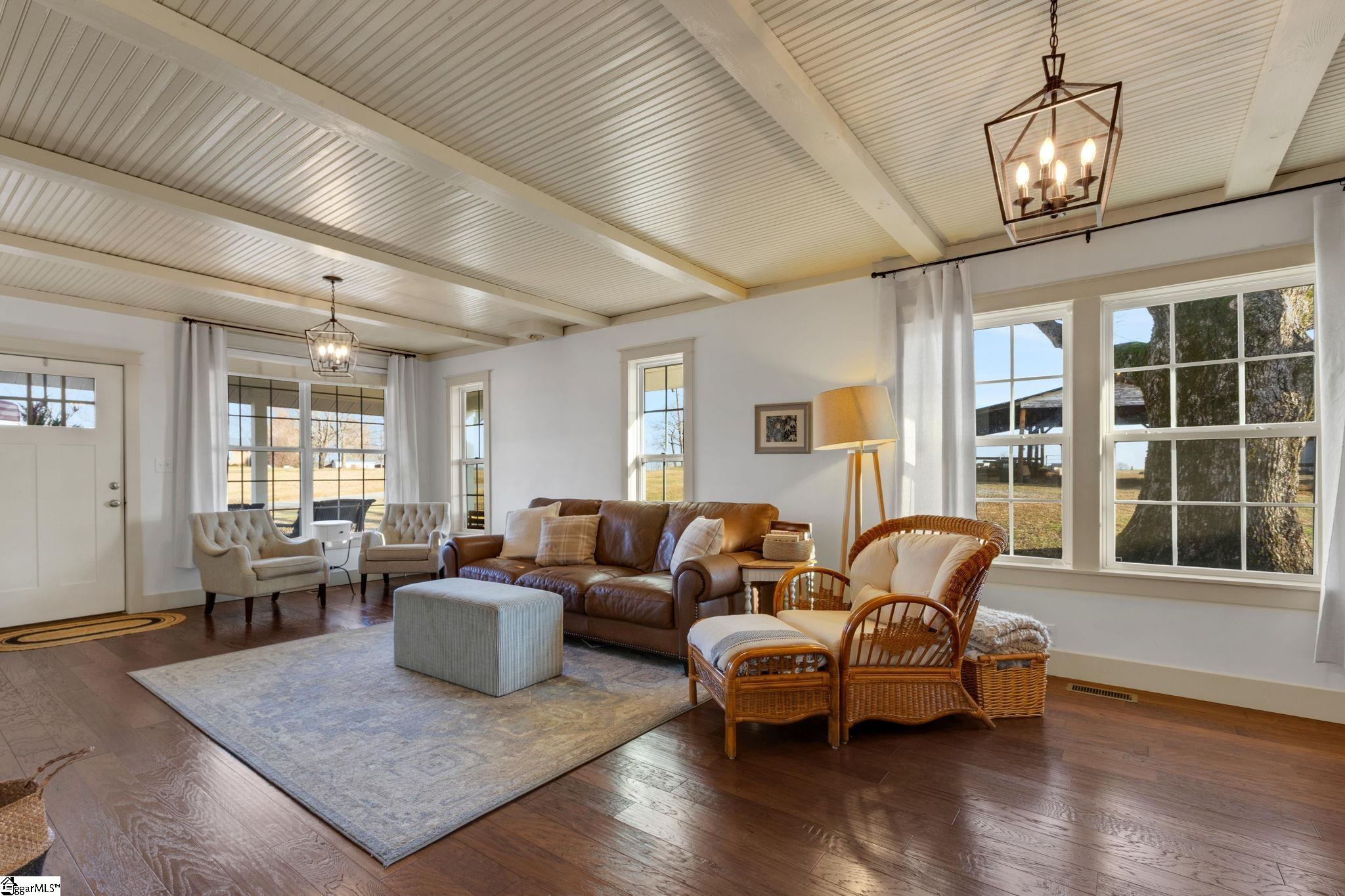 558 Barnett Road Greer, SC 29651 - Photo 7 of 42 Gallery Image 7