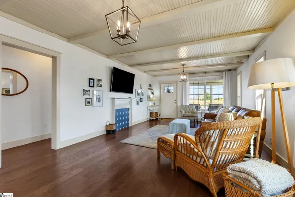 $585,000 | 558 Barnett Road, Greer, SC 29651