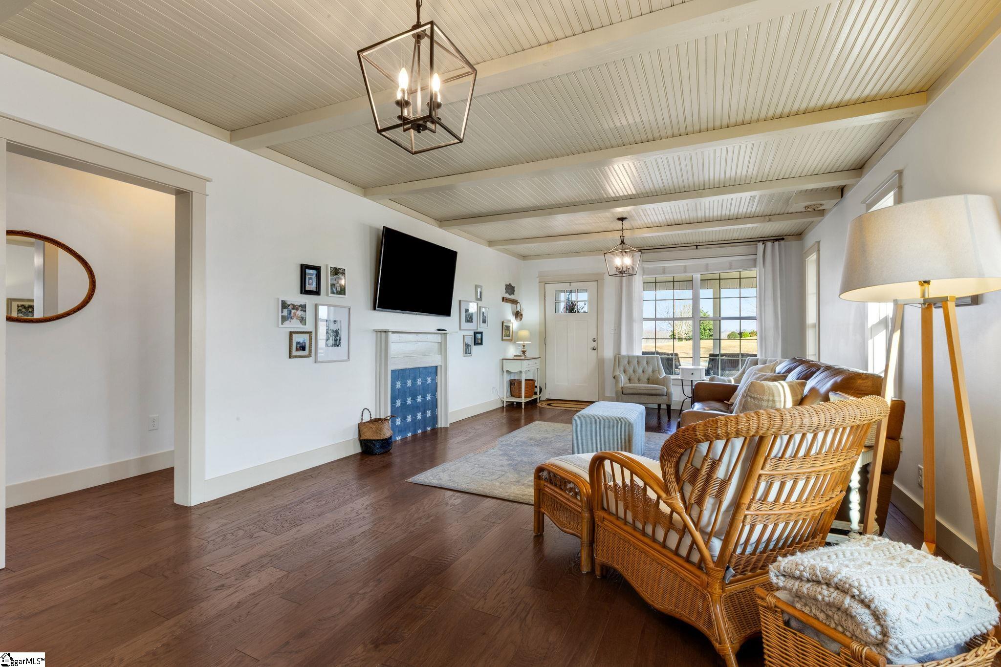 558 Barnett Road Greer, SC 29651 - Photo 8 of 42 Gallery Image 8