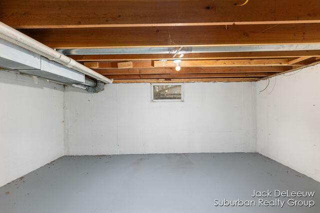 2653 Beeline Road Holland, MI 49424 - Photo 30 of 37 iSr3sGAg