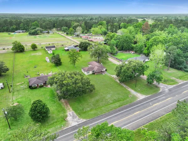 $179,400 | 9344 Highway 69, Warren, TX 77664