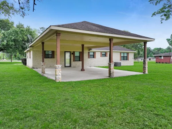 $179,400 | 9344 Highway 69, Warren, TX 77664