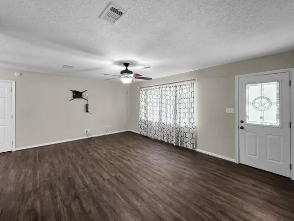 $179,400 | 9344 Highway 69, Warren, TX 77664