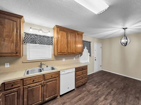 $179,400 | 9344 Highway 69, Warren, TX 77664