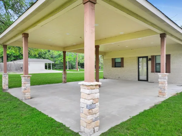$179,400 | 9344 Highway 69, Warren, TX 77664