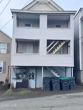 $1,150 | 10 Grace Street, Unit 2R, Waterford, NY 12188