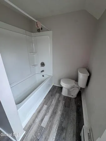 $1,150 | 10 Grace Street, Unit 2R, Waterford, NY 12188