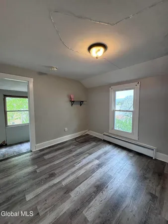$1,150 | 10 Grace Street, Unit 2R, Waterford, NY 12188