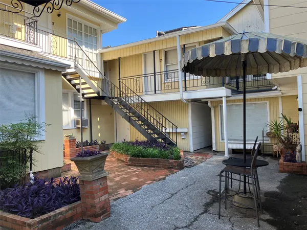 $795 | 307 Stratford Street, Unit 2, Houston, TX 77006