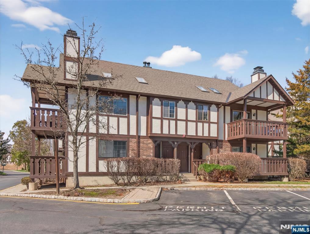 2506 Hemingway Lane Mahwah, NJ 07430 - Photo 1 of 29