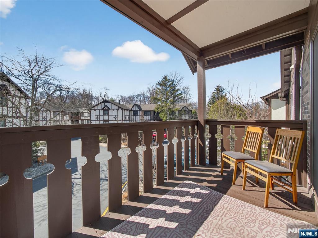 2506 Hemingway Lane Mahwah, NJ 07430 - Photo 11 of 27