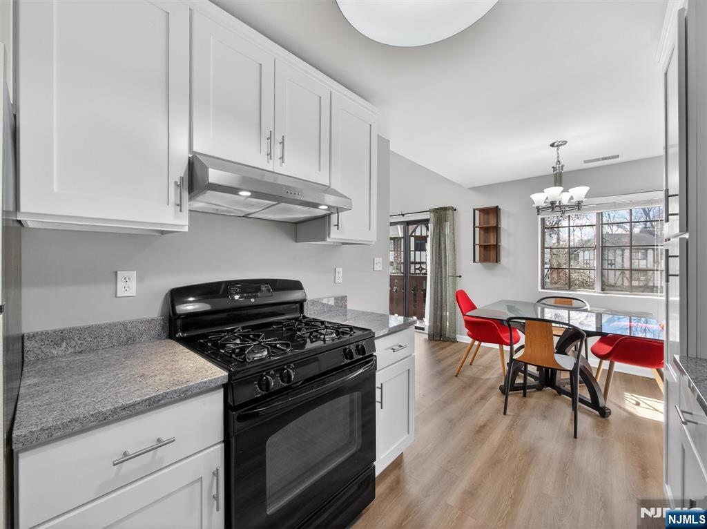 2506 Hemingway Lane Mahwah, NJ 07430 - Photo 13 of 29