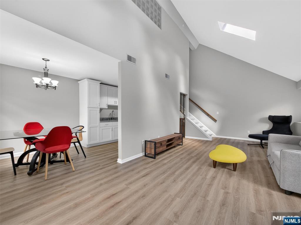 2506 Hemingway Lane Mahwah, NJ 07430 - Photo 6 of 27