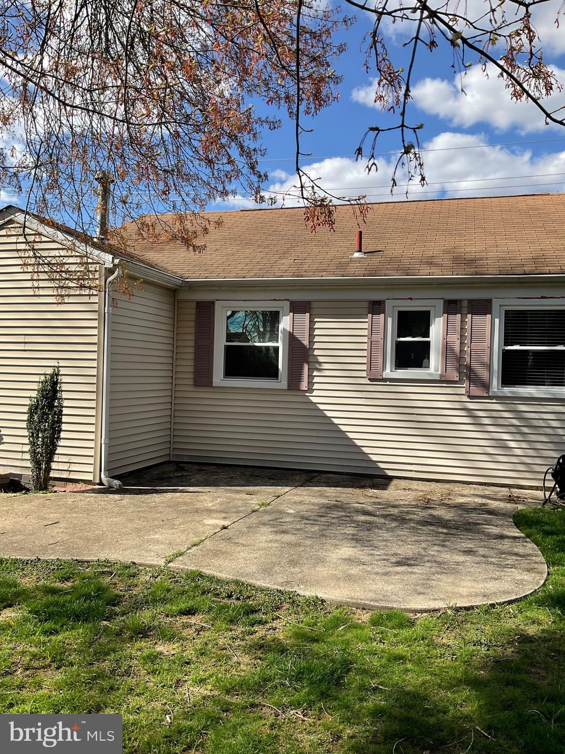 512 West Main Street Maple Shade, NJ 08052 - Photo 17 of 23 Backyard with concrete patio