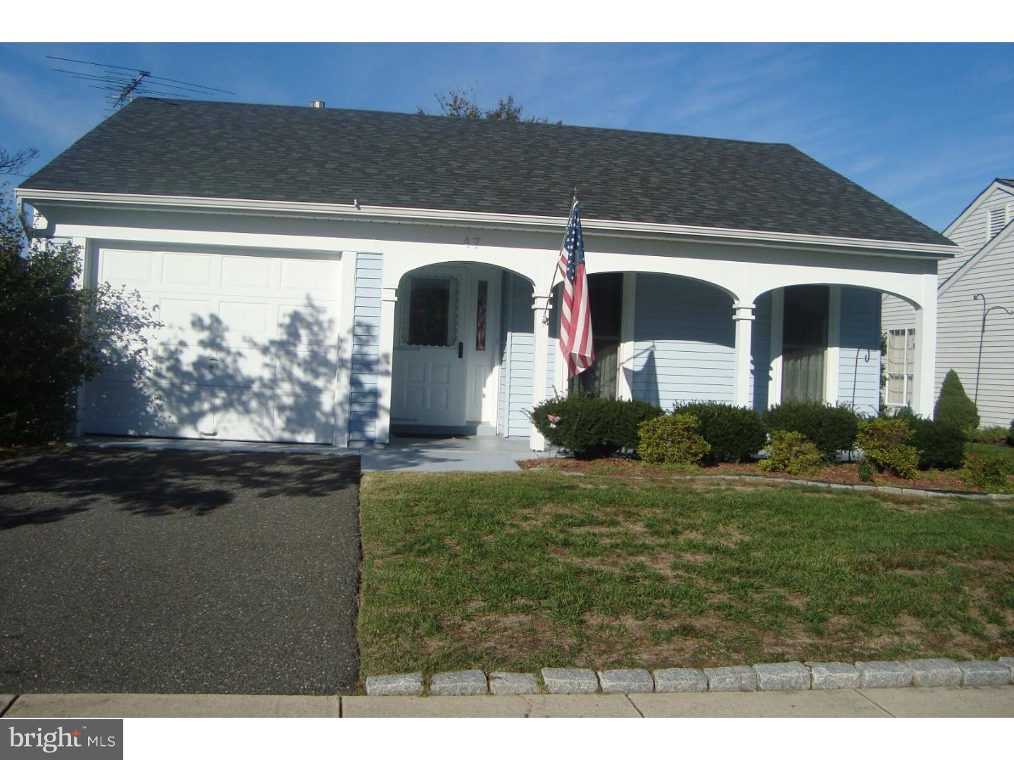 47 Stratford Road Southampton, NJ 08088 - Photo 1 of 13 Exterior Front