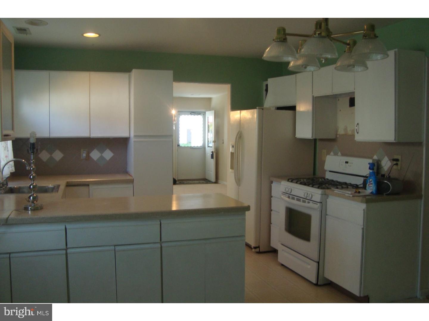 47 Stratford Road Southampton, NJ 08088 - Photo 7 of 13 Kitchen