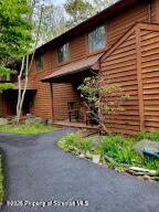 128 Meadow View Court Bushkill, PA 18324 - Photo 4 of 21 pict