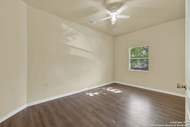 $233,000 | 810 Lamar Street, Luling, TX 78648