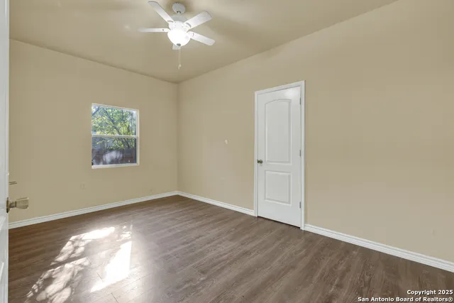 $233,000 | 810 Lamar Street, Luling, TX 78648