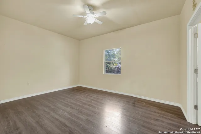 $233,000 | 810 Lamar Street, Luling, TX 78648