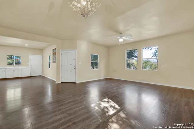 $233,000 | 810 Lamar Street, Luling, TX 78648