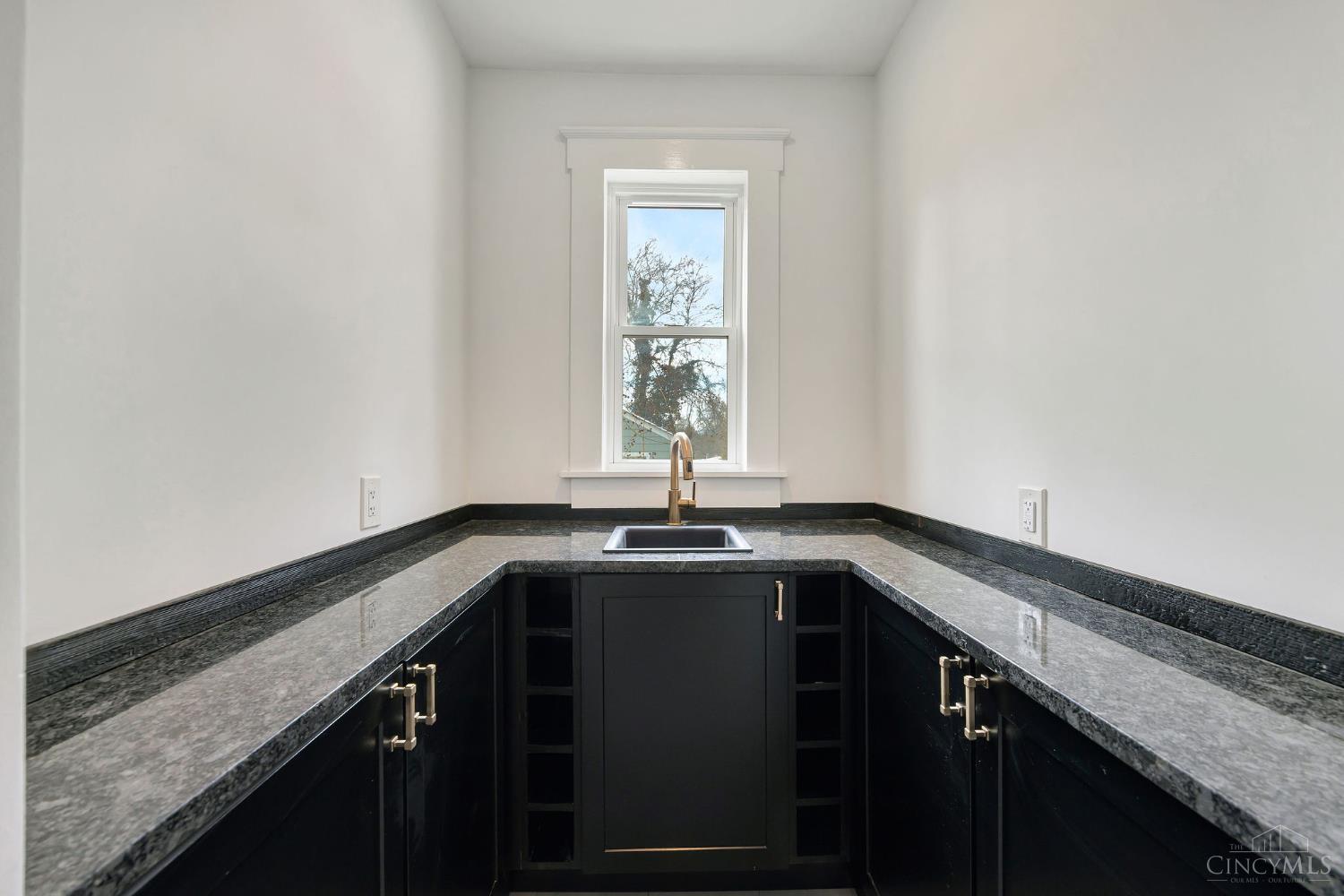 6121 Roe Street Cincinnati, OH 45227 - Photo 20 of 56 Gallery Image 20