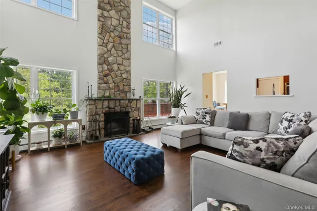 $735,000 | 20 Trudy Drive, Campbell Hall, NY 10916