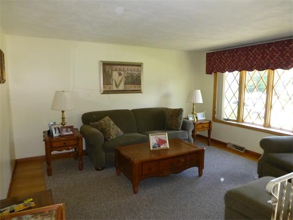 14 Chester Road Billerica, MA 01821 - Photo 3 of 8 Gallery Image 3