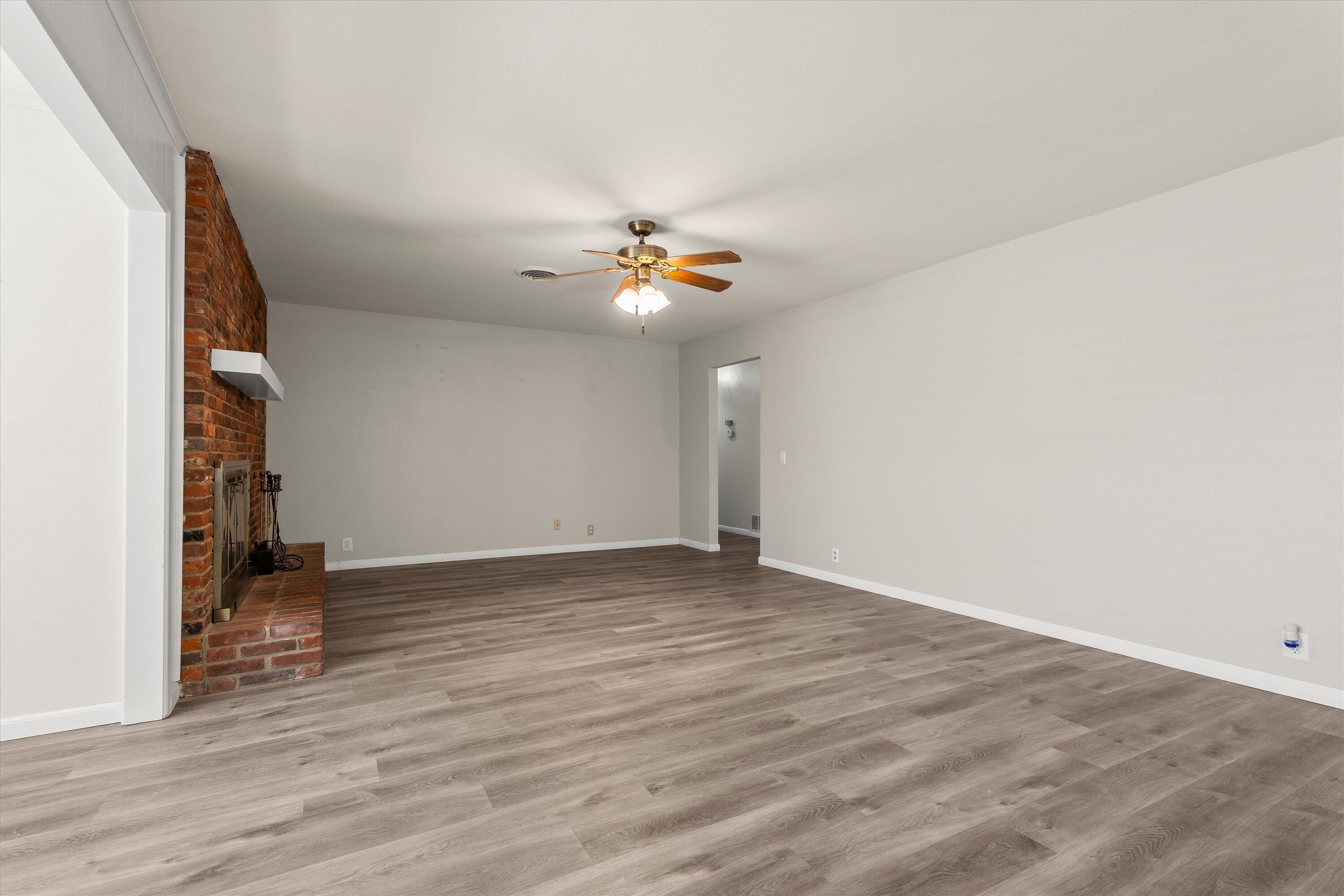 2114 70th Street Lubbock, TX 79412 - Photo 4 of 33 07-2114 70th St