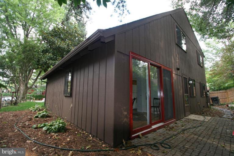 1116 North Rockingham Street Arlington, VA 22205 - Photo 7 of 26 Exterior (Rear)