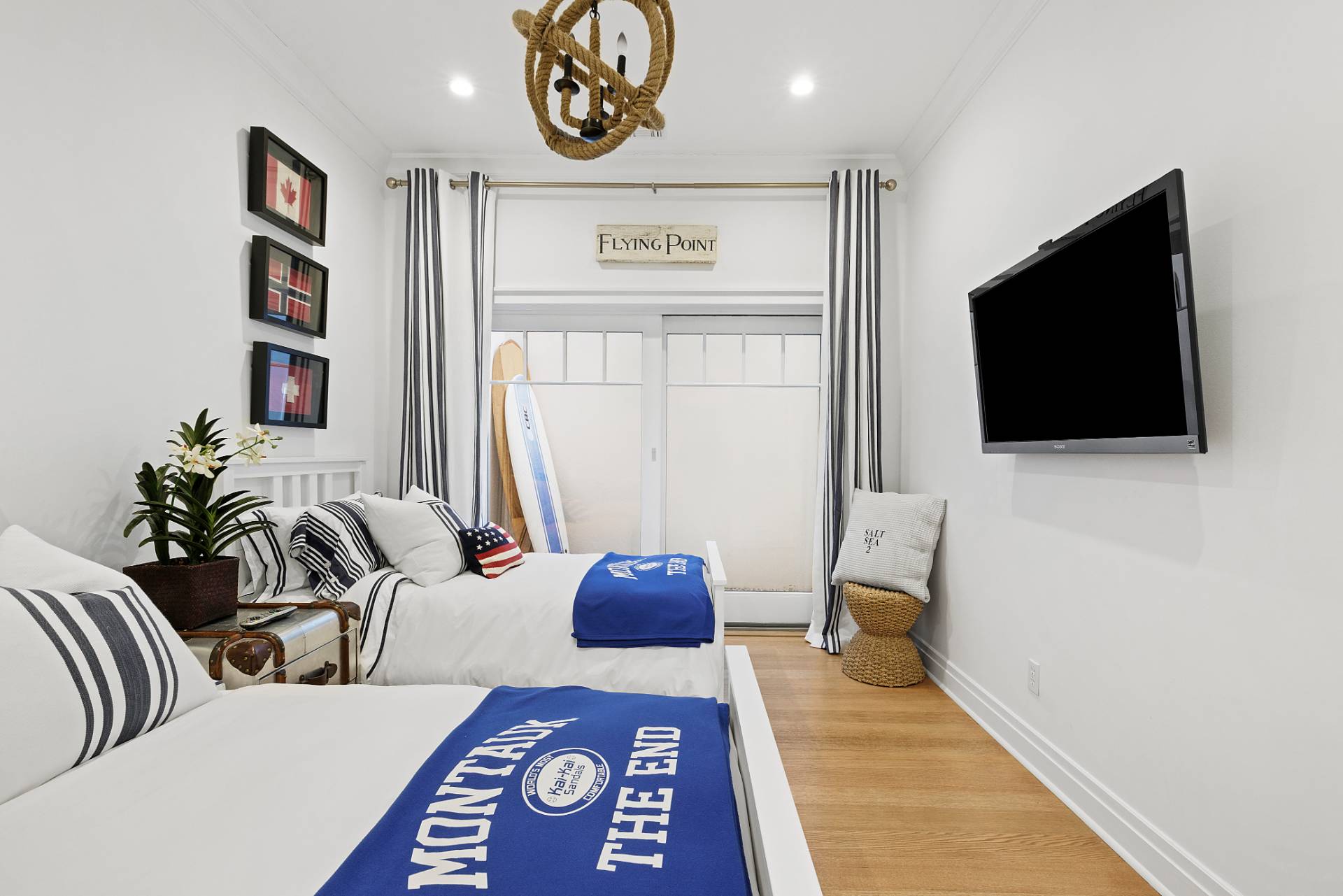 272 Old Montauk Highway Montauk, NY 11954 - Photo 15 of 25 a view of a livingroom with furniture