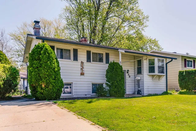 $279,900 | 69 North Greenview Avenue, Mundelein, IL 60060
