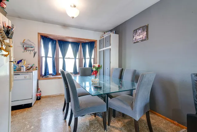 $279,900 | 69 North Greenview Avenue, Mundelein, IL 60060