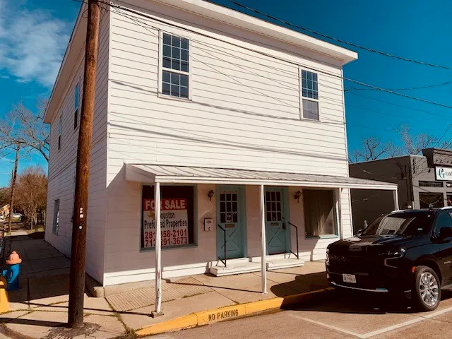 a building outdoor space with patio furniture