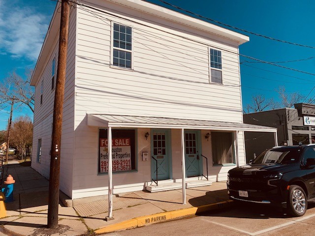 a building outdoor space with patio furniture