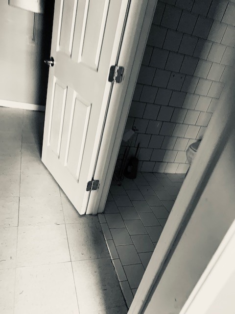 401 East Main Street Humble, TX 77338 - Photo 18 of 36 a view of a staircase