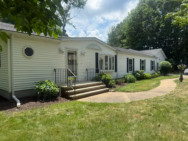 $465,000 | 303 Blueberry Circle, Middleboro, MA 02346