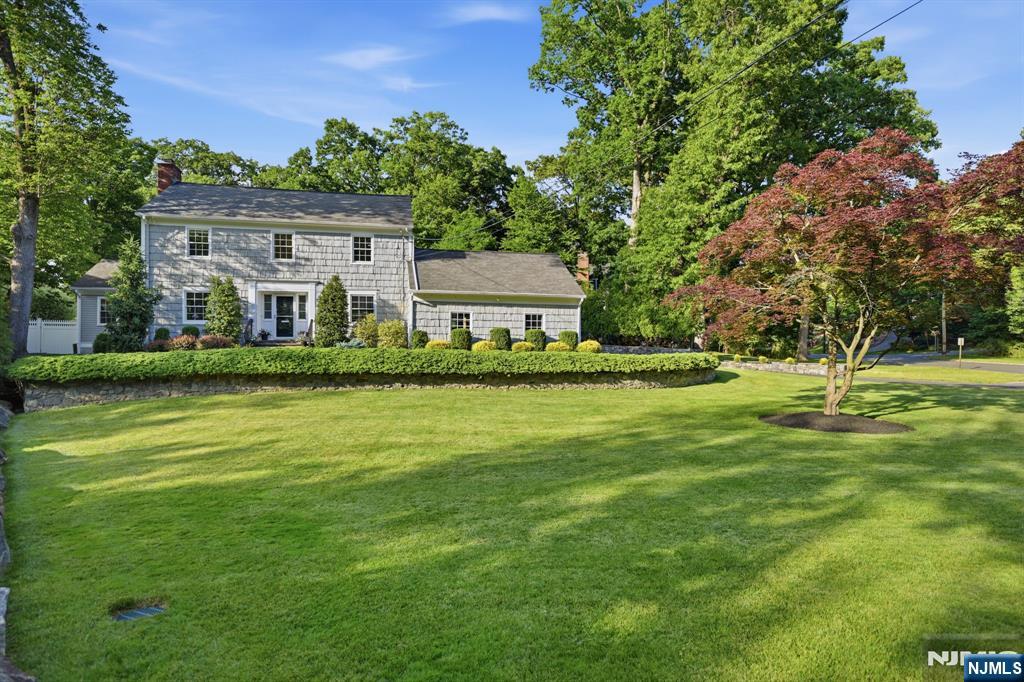 62 Fells Road Verona, NJ 07044 - Photo 4 of 48
