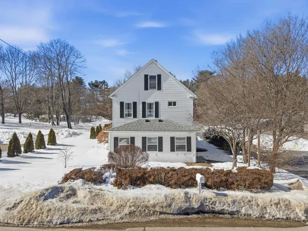 $850,000 | 96 Lafayette Road, Hampton Falls, NH 03844