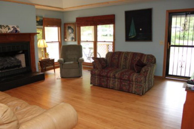 85 Woods Road Juliette, GA 31046 - Photo 6 of 36 a living room with furniture and a fireplace