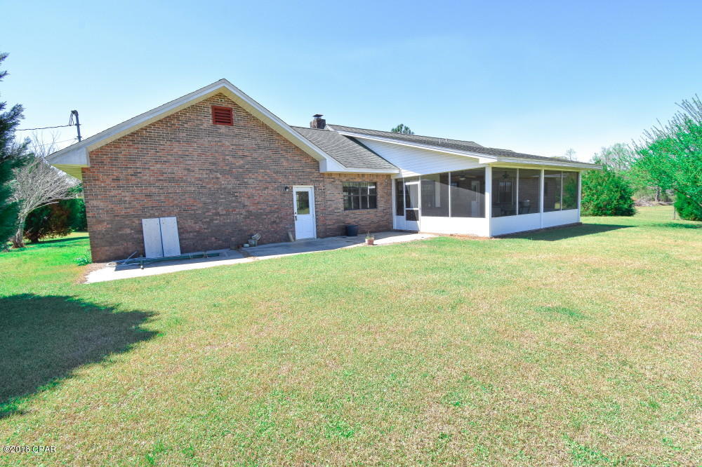 4735 Mathis Lane Vernon, FL 32462 - Photo 6 of 50 Gallery Image 6