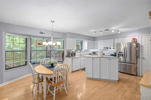 $299,500 | 5190 North Royale Drive, Imperial, MO 63052