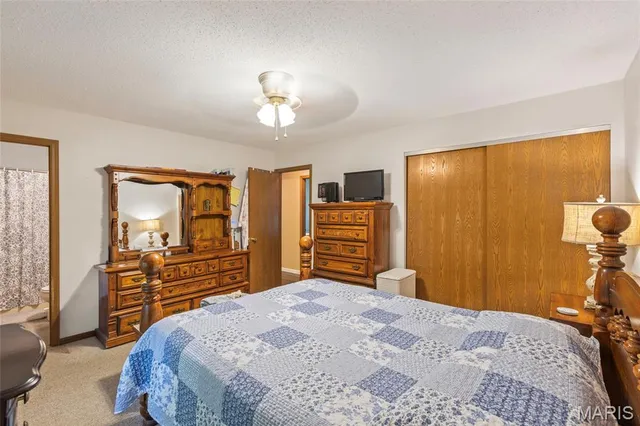 $299,500 | 5190 North Royale Drive, Imperial, MO 63052