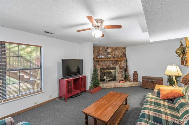 $299,500 | 5190 North Royale Drive, Imperial, MO 63052