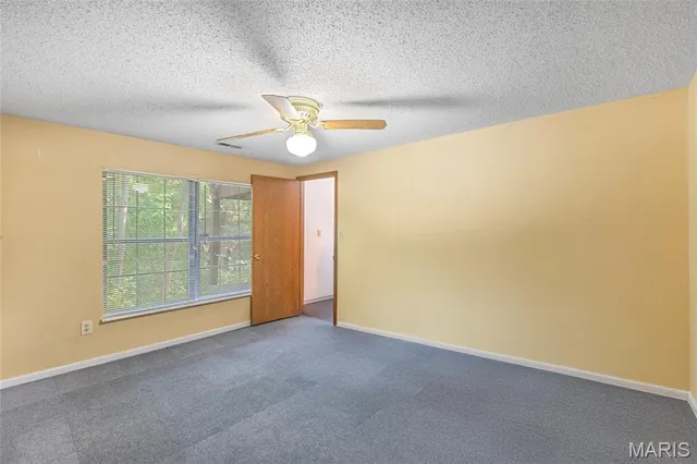 $299,500 | 5190 North Royale Drive, Imperial, MO 63052