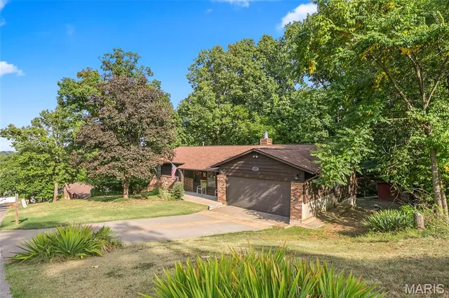 $299,500 | 5190 North Royale Drive, Imperial, MO 63052